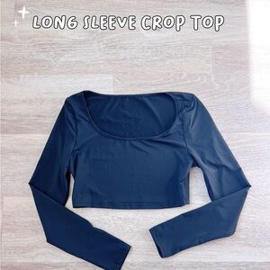 Long sleeve crop top